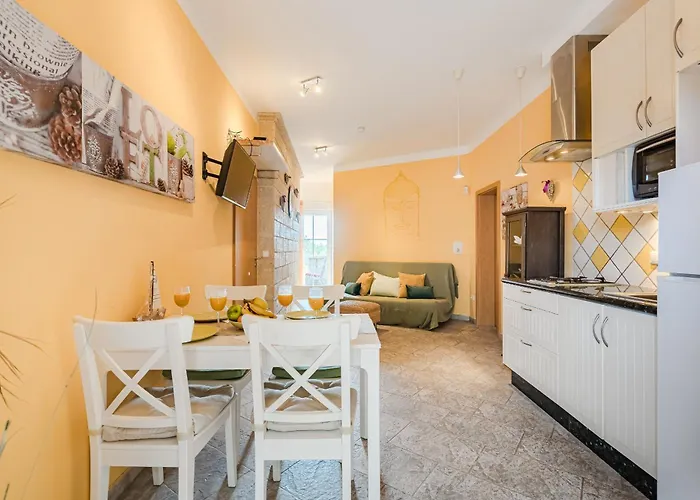 Aurora 2 Sea View Apartment